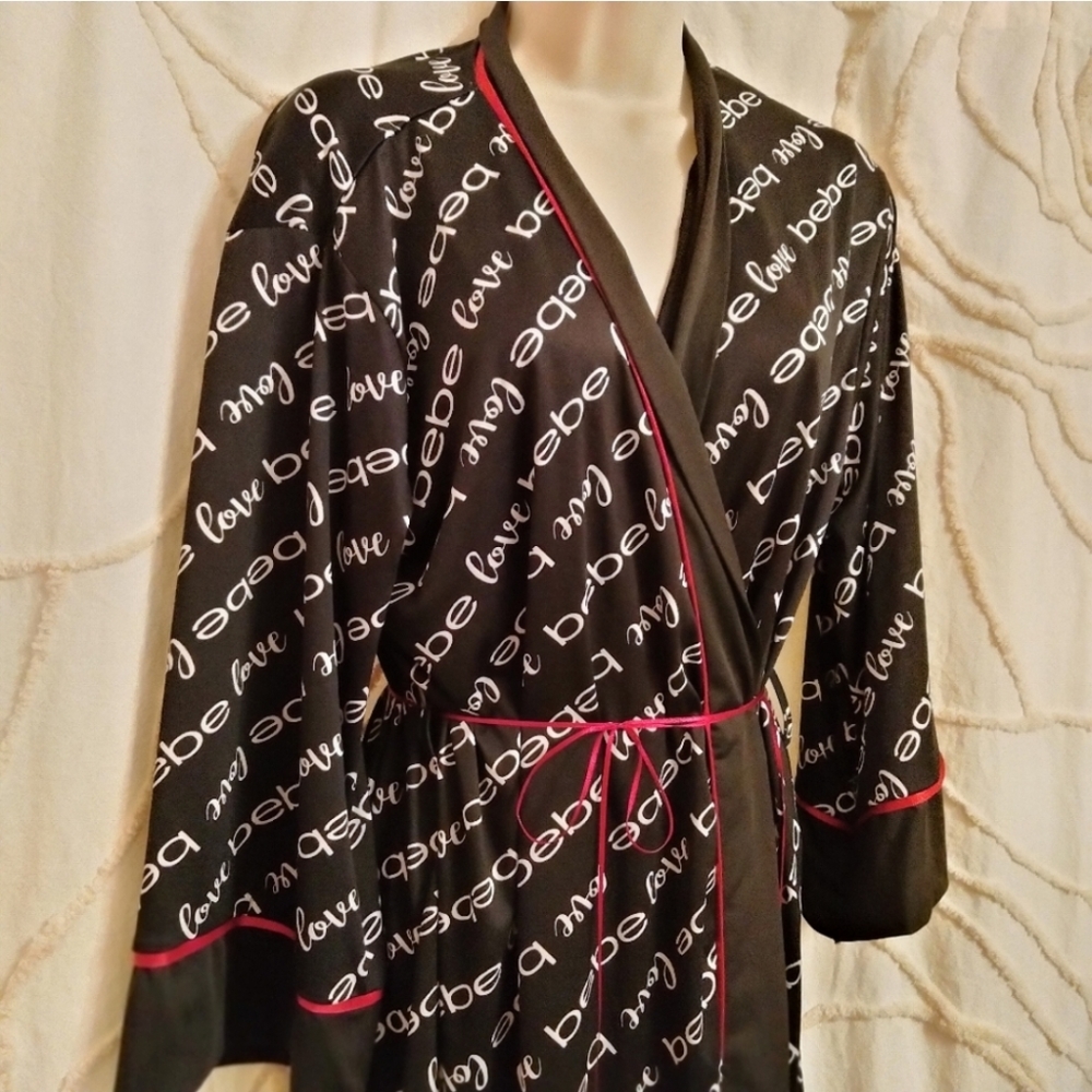 Bebe signature robe Size M